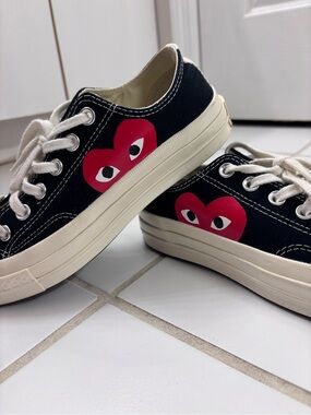 Converse Cream Chuck Taylor Low-Top Sneakers with Red Heart